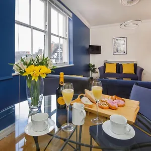 Shambles In The Centre Of York, Sleeps 16 Apartment